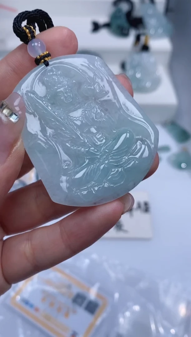 颈饰未镶嵌翡翠吊坠