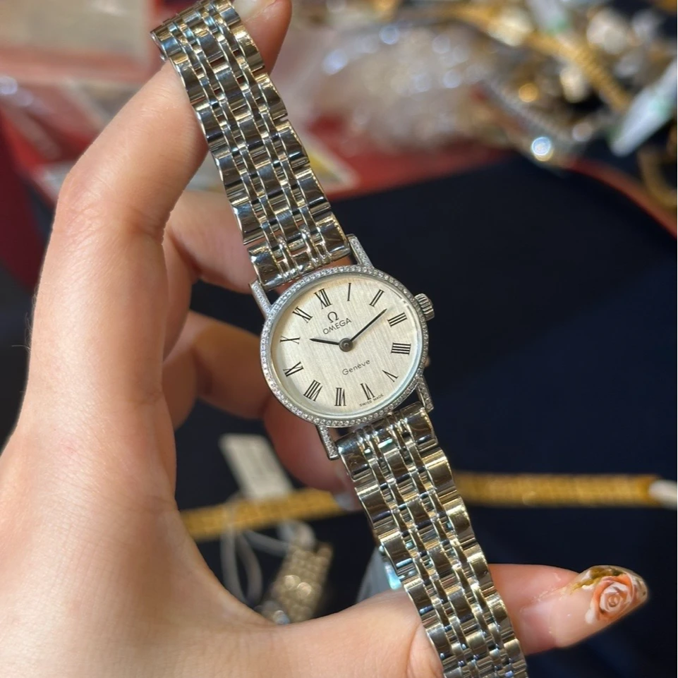 95新 Omega/欧米茄 手动机械表后钻24*22.5mm/公价32999/wh9752