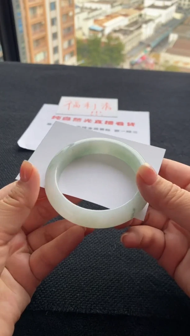 【闪购商品】翡翠手镯未镶嵌买断价XW23016793