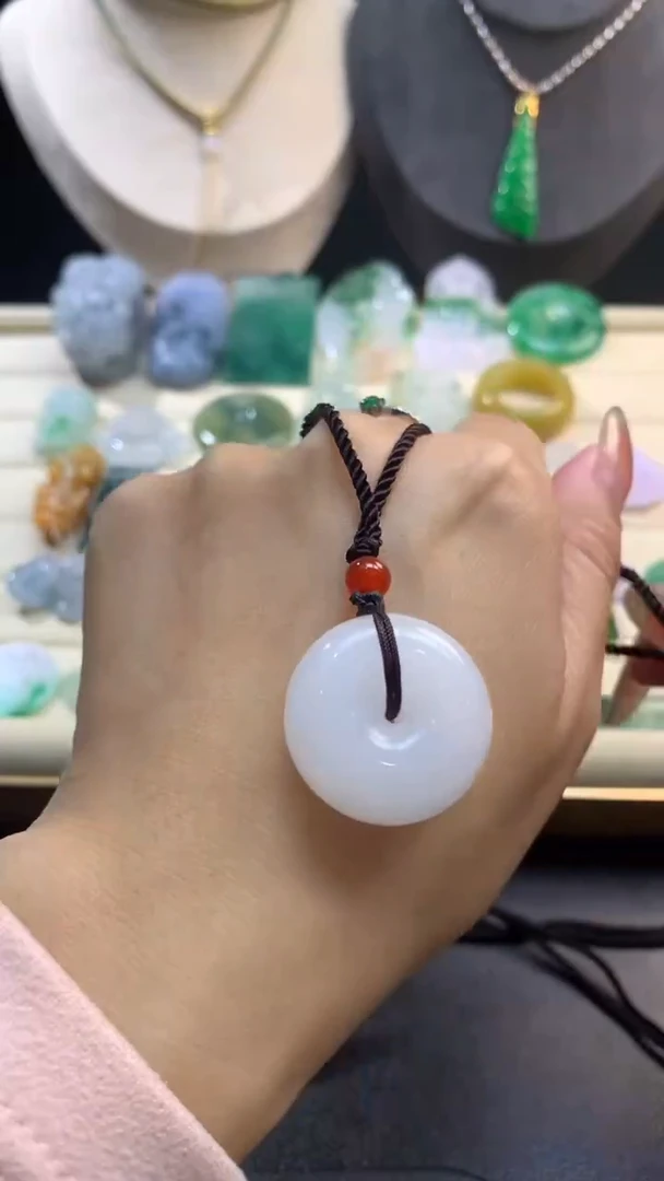 【闪购商品】石英质玉颈饰未镶嵌石英