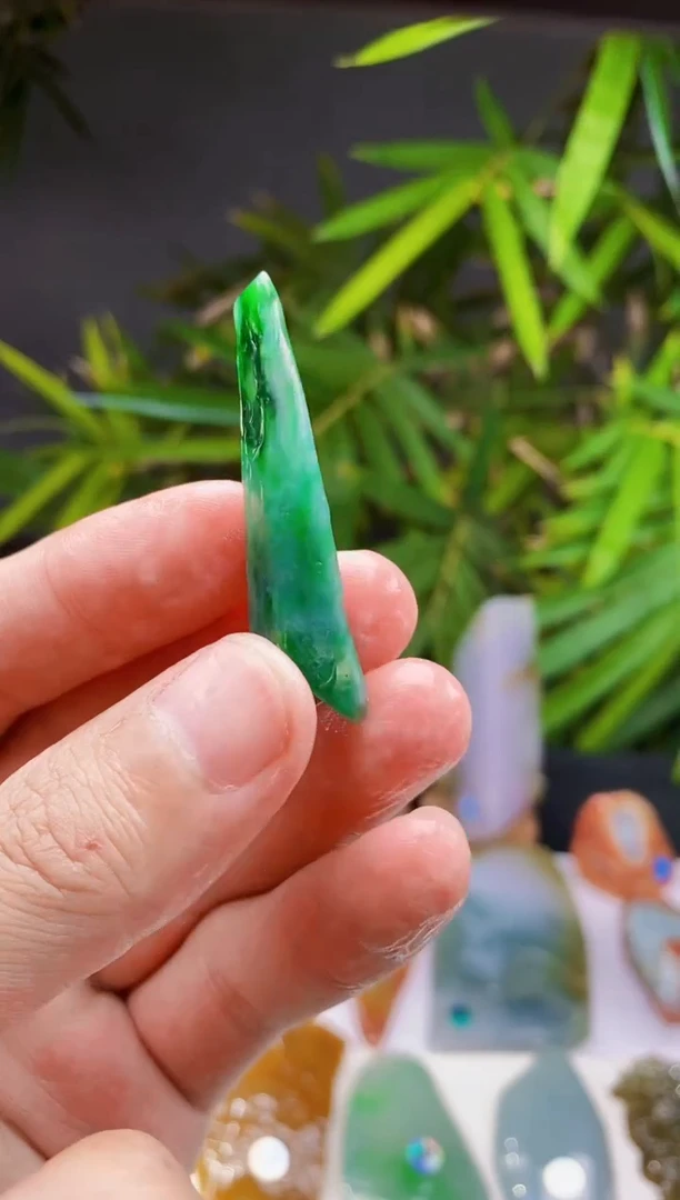 定制翡翠未镶嵌翡翠