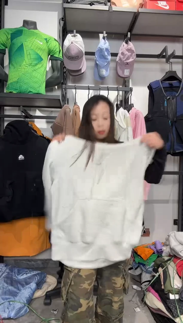 1482 编码 瑕疵款直播间过款为准 尺码   身高  L