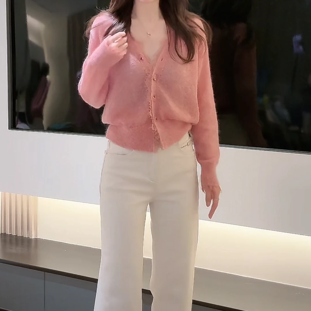 设计感蕾丝拼接长袖针织开衫女2025春款洋气粉色减龄显白v领毛衣