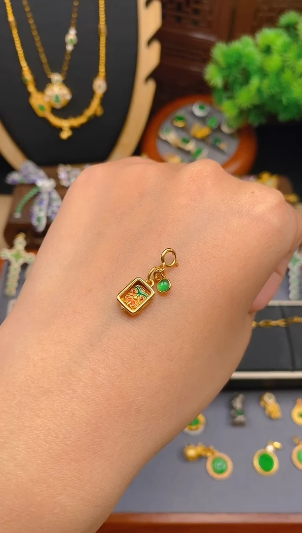 【闪购商品】翡翠吊坠(不含链)银S925镶嵌扎吉拉母