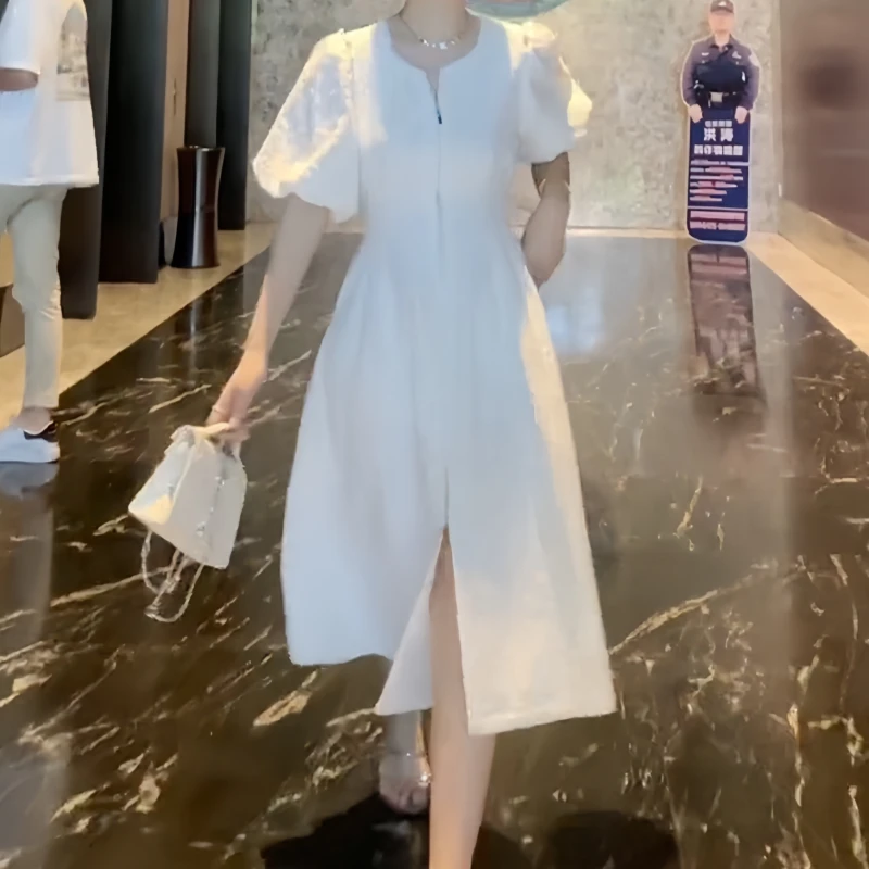 早秋简约风时尚风泡泡袖设计感白色连衣裙收腰高腰拉链开叉连衣裙