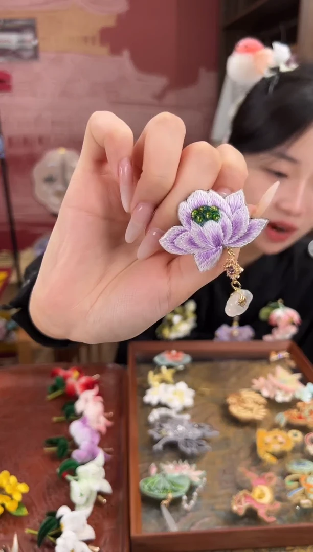 刺绣苏绣世家非遗手工（胸针）