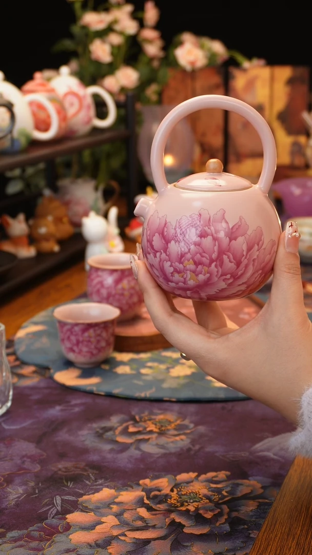 【闪购商品】粉汝牡丹提梁壶······