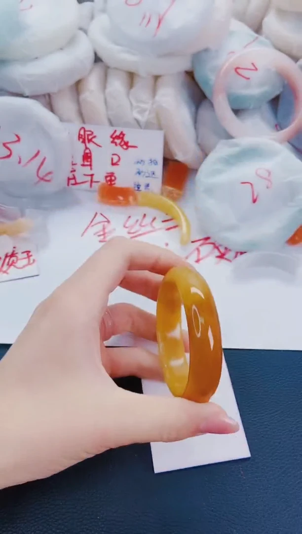 石英质玉手镯未镶嵌M50-56-57