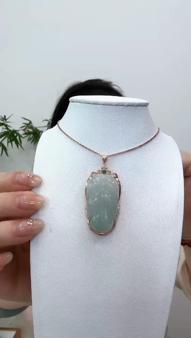 翡翠银S925镶嵌吊坠(赠链)叶子玫瑰边