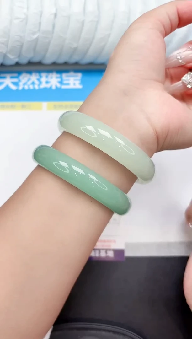 未镶嵌手镯石英质玉C107-62.1