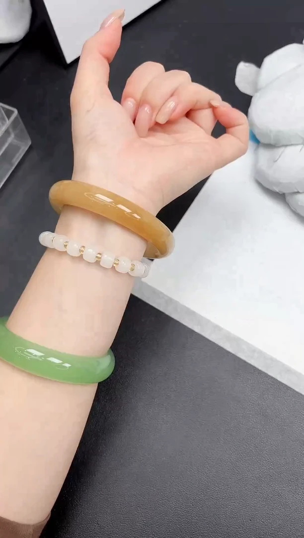 未镶嵌手镯石英质玉208/5960