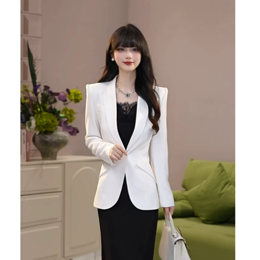 AMASS/阿玛施新款女装纯色气质翻领单排扣轻职场西装外套5400809