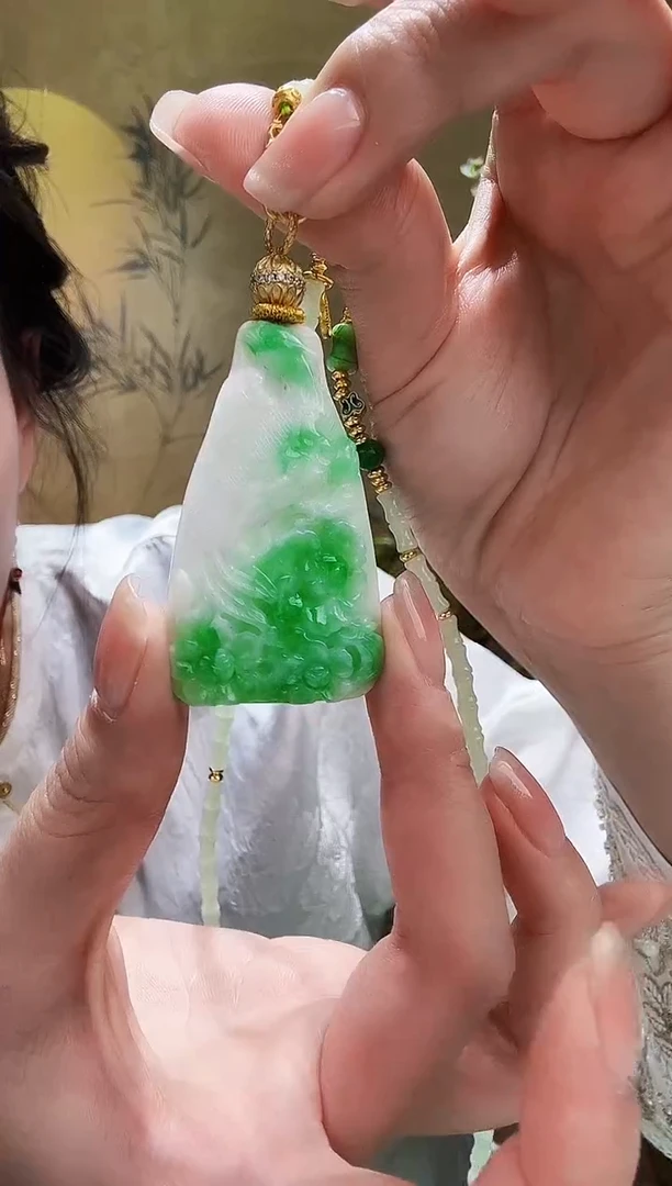 颈饰未镶嵌翡翠吊坠