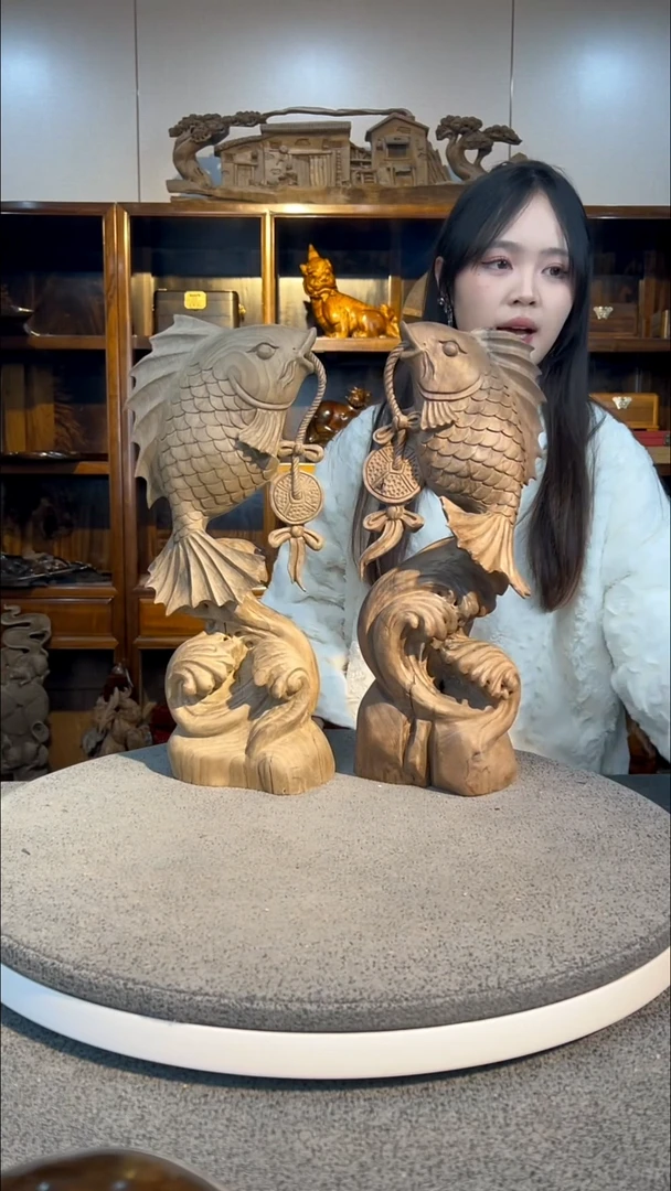 【闪购商品】金丝楠木雕一对锦鲤