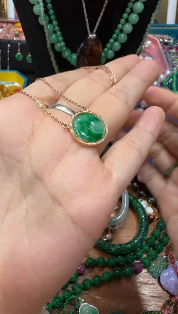 颈饰未镶嵌翡翠项链