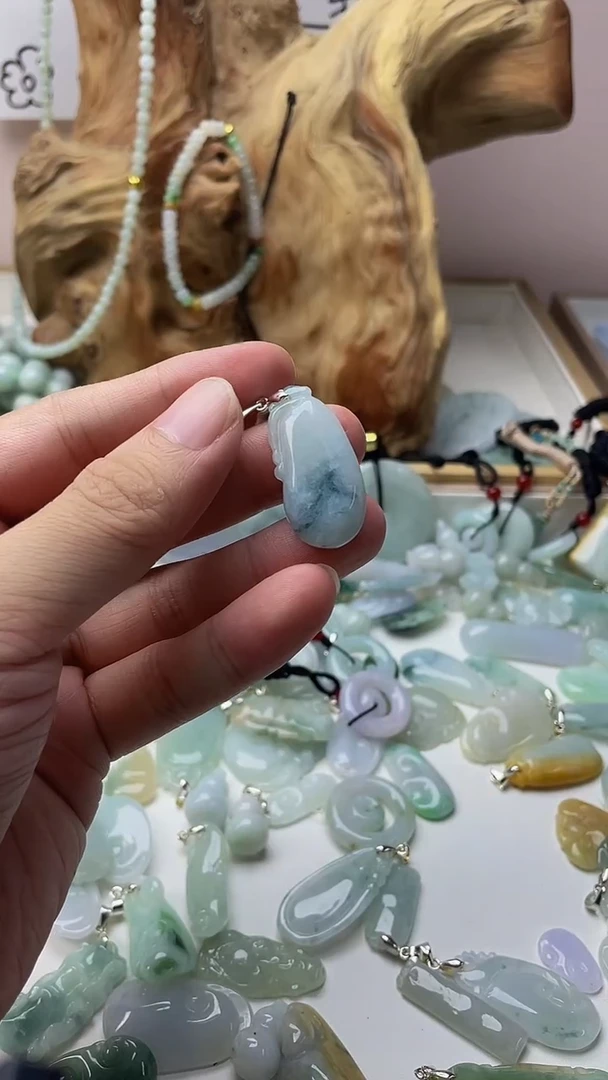 颈饰未镶嵌翡翠翡翠