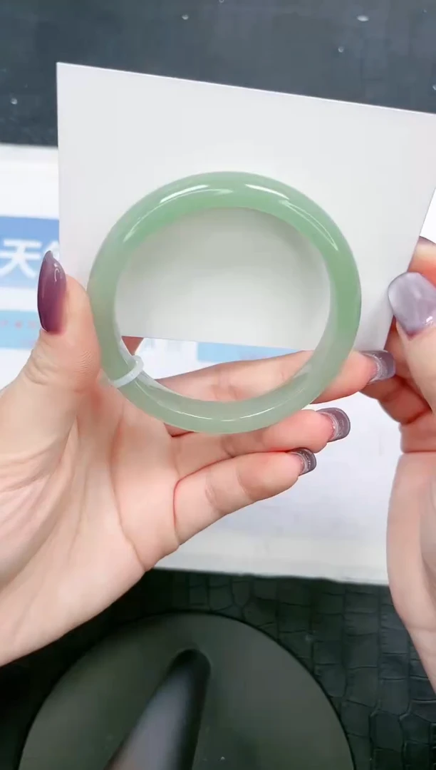 【闪购商品】石英质玉手镯未镶嵌106-55.7