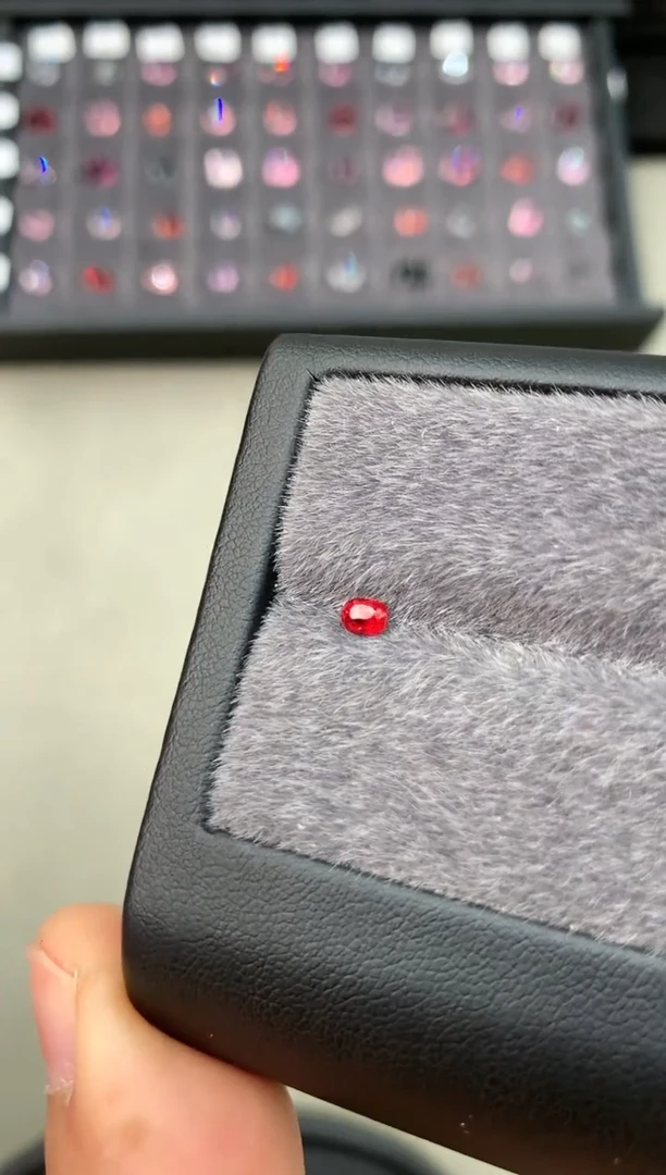 【闪购商品】定制尖晶石裸石未镶嵌0.20ct 枕型 红色调