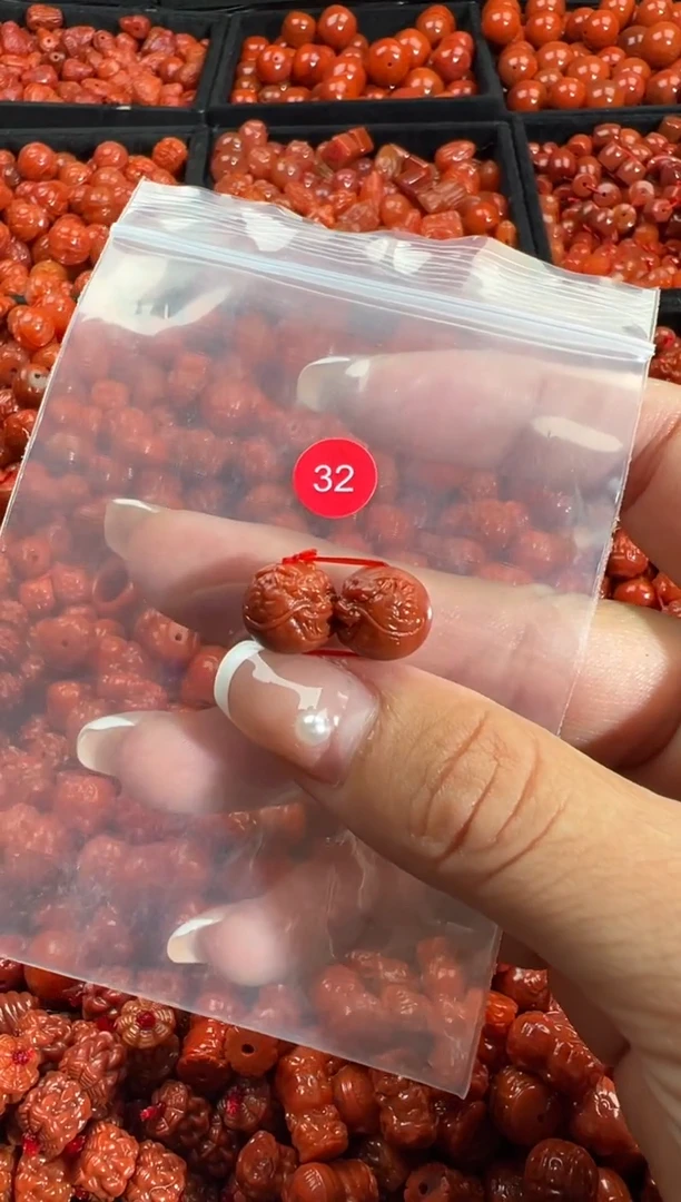 颈饰未镶嵌南红玛瑙1