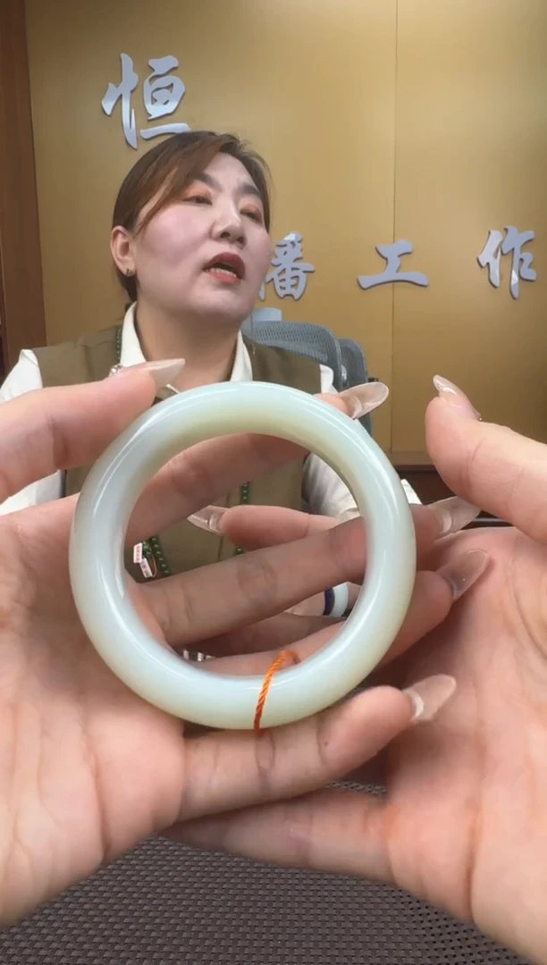 【闪购商品】和田玉手镯未镶嵌55