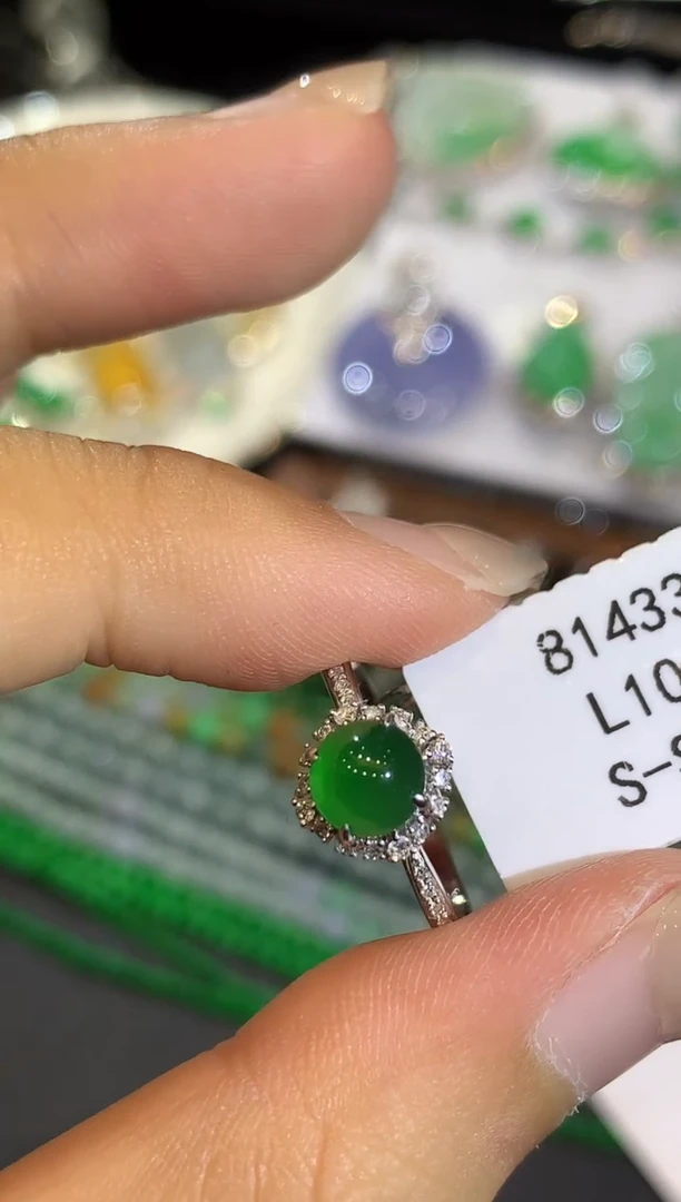 翡翠戒指18K金镶嵌L1080多样性发其一