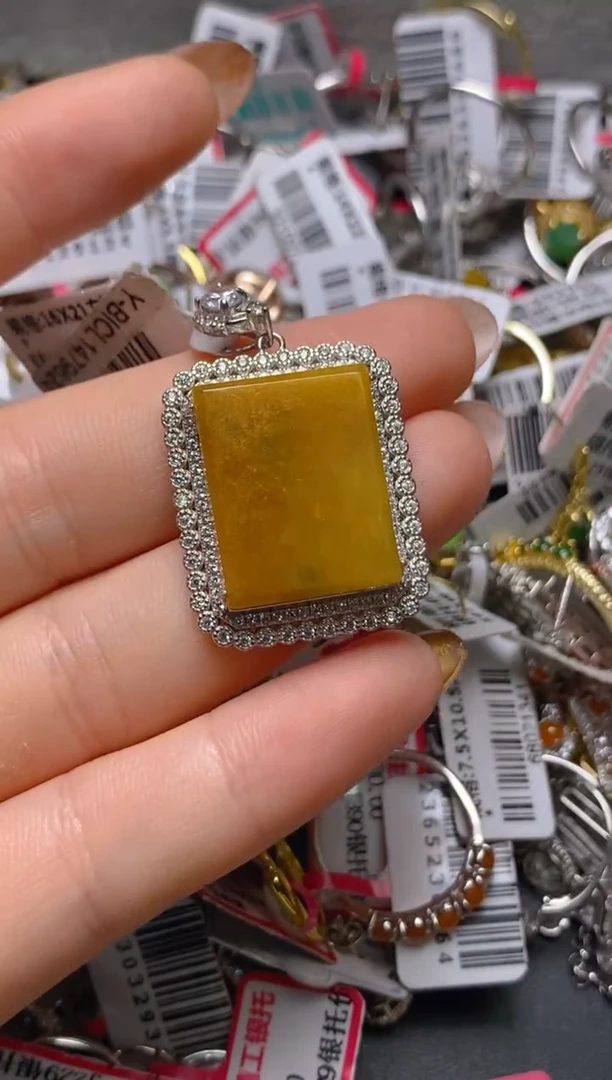 银S925镶嵌戒指翡翠百内无证书