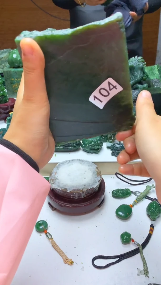 未镶嵌和田玉摆件1