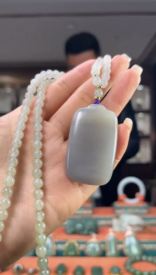 颈饰未镶嵌和田玉佩佩