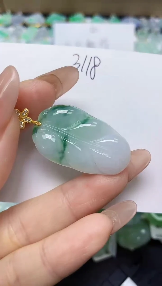 翡翠未镶嵌颈饰 天然缅甸翡翠A货