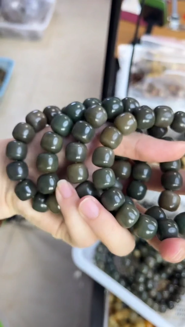 吊坠菩提根/象牙果【瑕疵款氧化】阴皮帝王绿单圈12*13mm