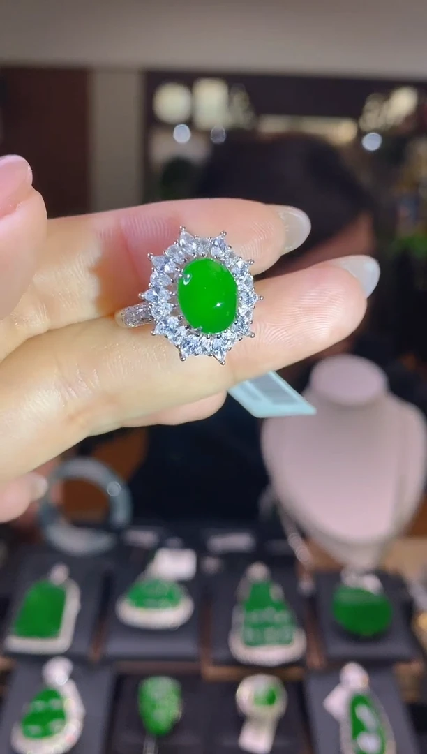 【闪购商品】翡翠吊坠(不含链)未镶嵌多样性发其一