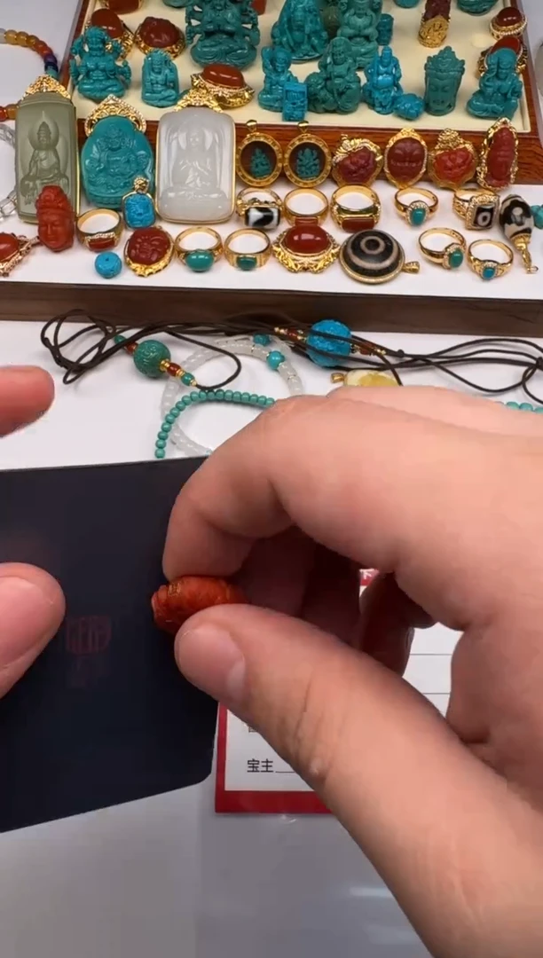 18K金镶嵌南红玛瑙挂件拾***～配饰配饰