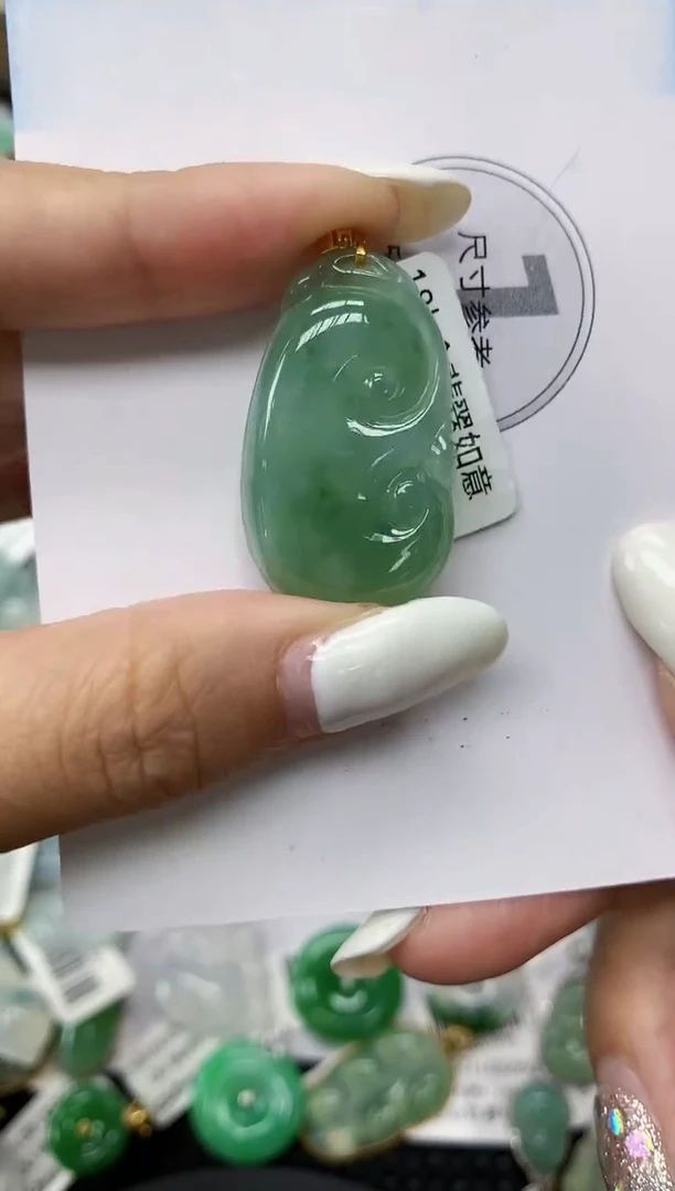 颈饰18K金镶嵌翡翠11111111111