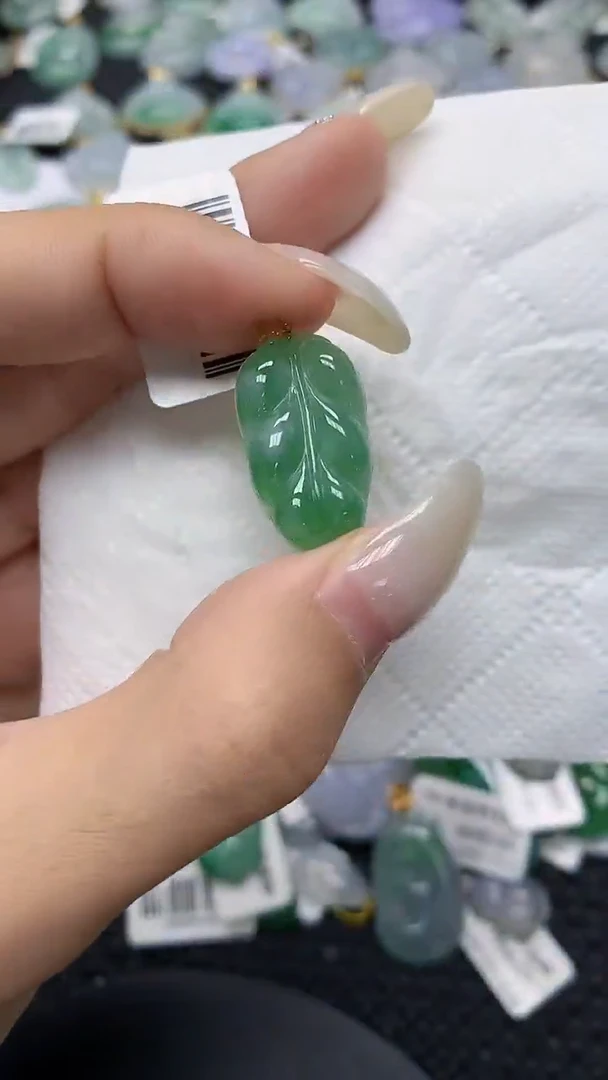 颈饰18K金镶嵌翡翠11111111111