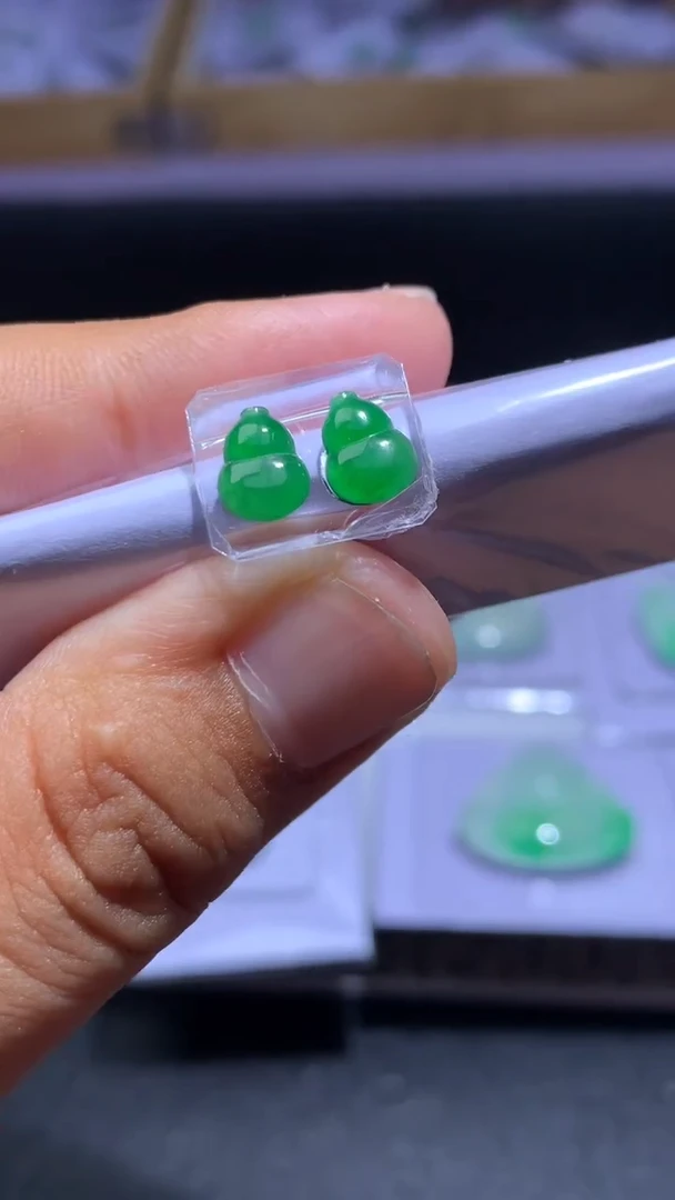 未镶嵌定制翡翠毛货