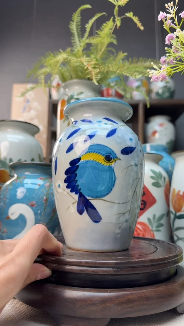 【闪购商品】瓶景德镇手绘陶瓷花瓶底部无孔高17口8左右