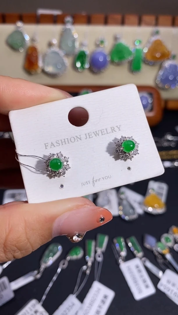 【闪购商品】翡翠耳饰18K金镶嵌耳饰