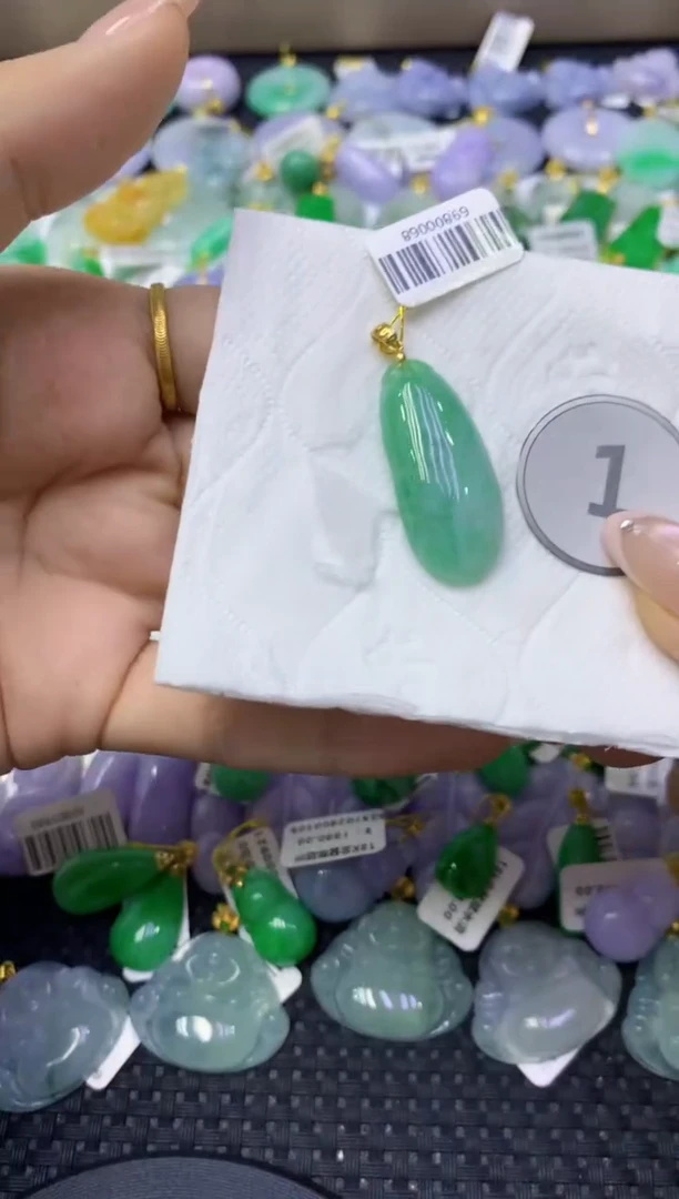 颈饰未镶嵌翡翠天然缅甸翡翠A货