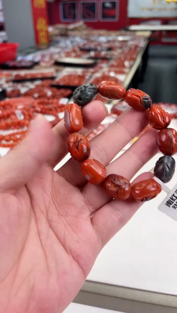 南红玛瑙包浆雕刻手串未镶嵌一个/条