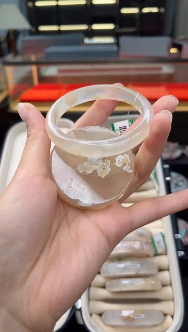 石英质玉手镯未镶嵌56圈口（赠送镯心）3006166