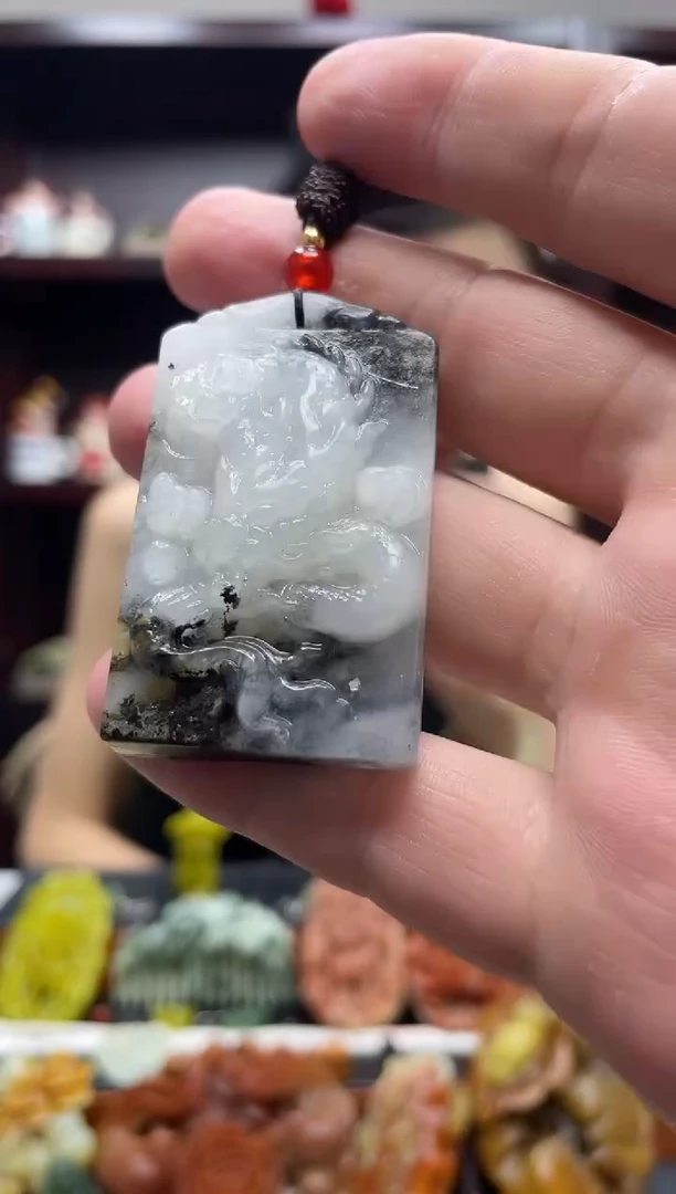 岫玉未镶嵌吊坠·