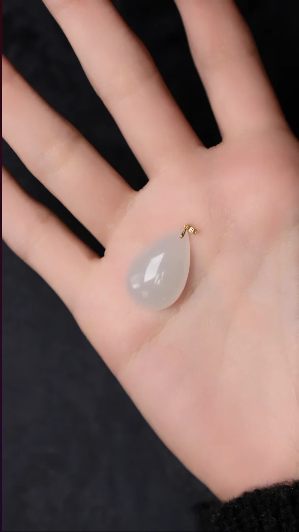 18K金镶嵌和田玉挂件工厂抛货 假1罚3 多样性发其1