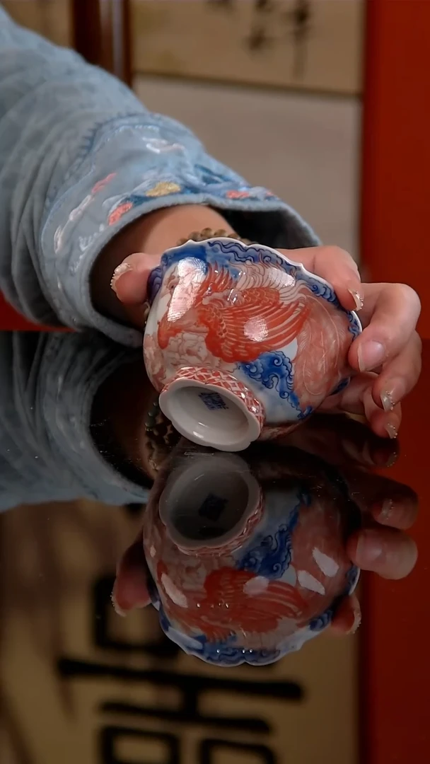 青花龙凤纹花口杯