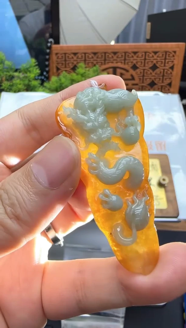 翡翠挂件未镶嵌A货翡翠多样性孤品