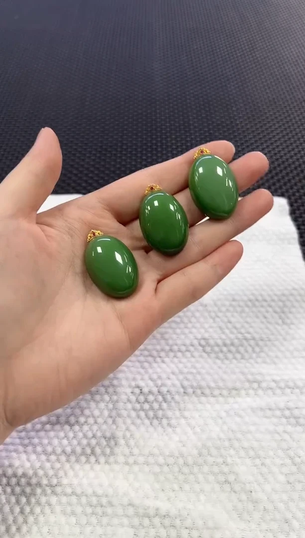 【闪购商品】和田玉吊坠18K金镶嵌碧玉蛋面吊坠（多样性发一件）