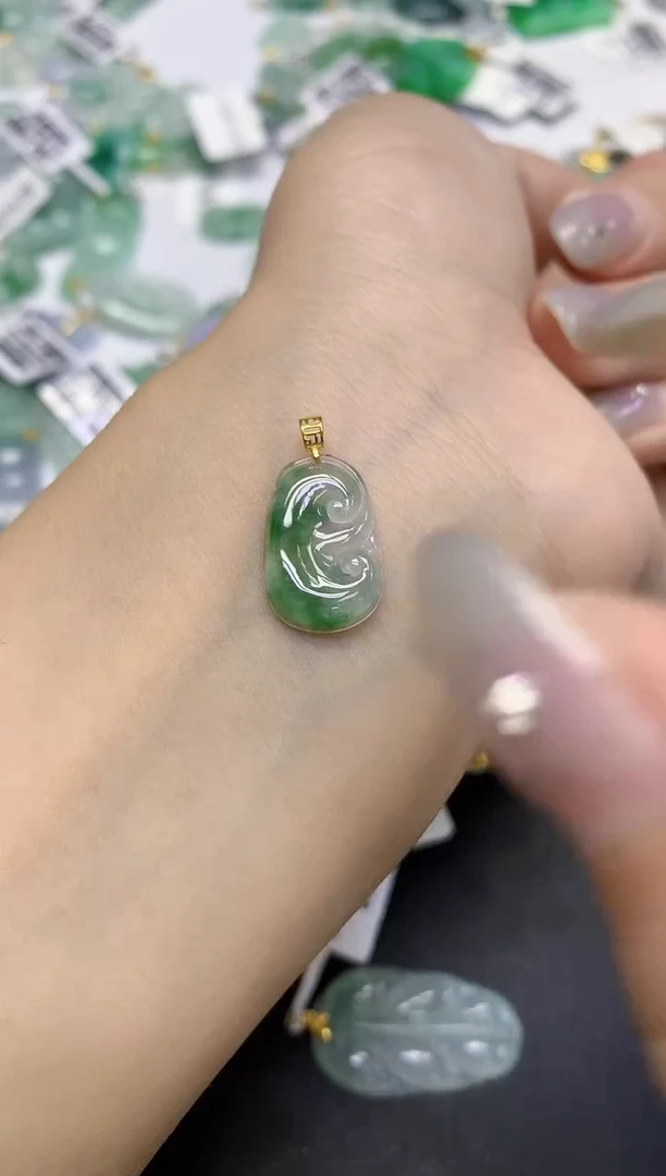 颈饰18K金镶嵌翡翠天然缅甸翡翠A货百元以上9元证书费自理