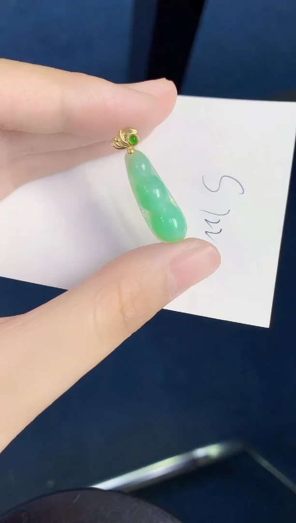 翡翠未镶嵌颈饰天然翡翠緬甸A貨