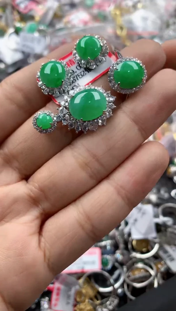 银S925镶嵌戒指翡翠999             1