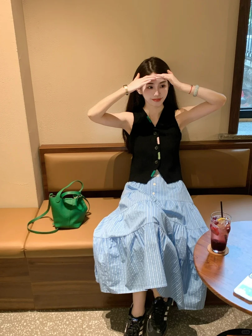 2025夏季新款韩系穿搭高级感无袖马甲背心针织开衫女半身裙两件套