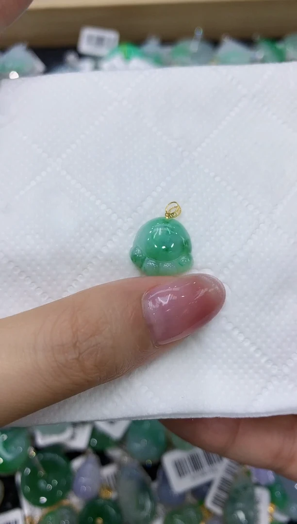 翡翠18K金镶嵌颈饰111111111111